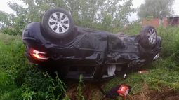 Así quedó el auto en el que viajaba el vecino de Lomas.