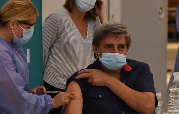 Mientras tanto, avanza el plan de vacunación.