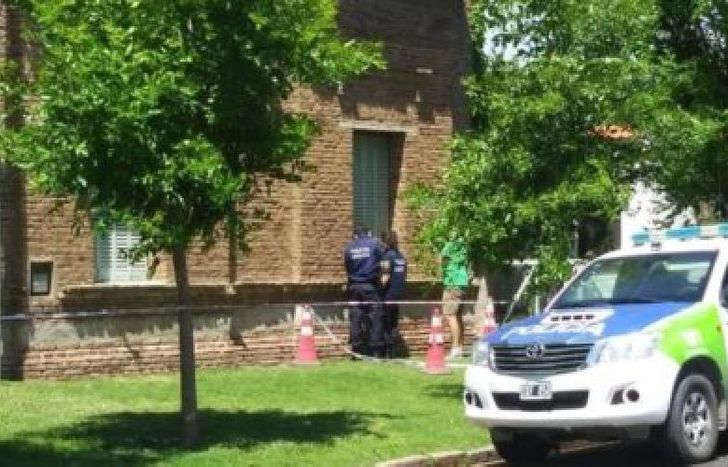 el pueblo está conmocionado por el hecho.