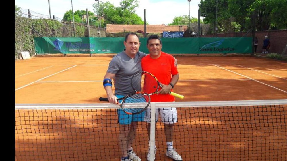 Benavidez y Zabata luego de la final en caballeros B.