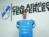 Gabriel Hauche sigue un año más en Temperley.