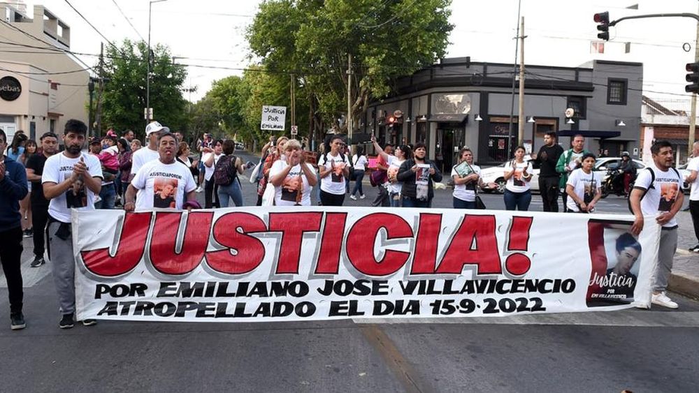 Una de las manifestaciones pidiendo justicia por el joven atropellado en Lomas.