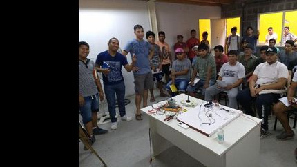 iniciaron los cursos en la escuela textil y de oficios