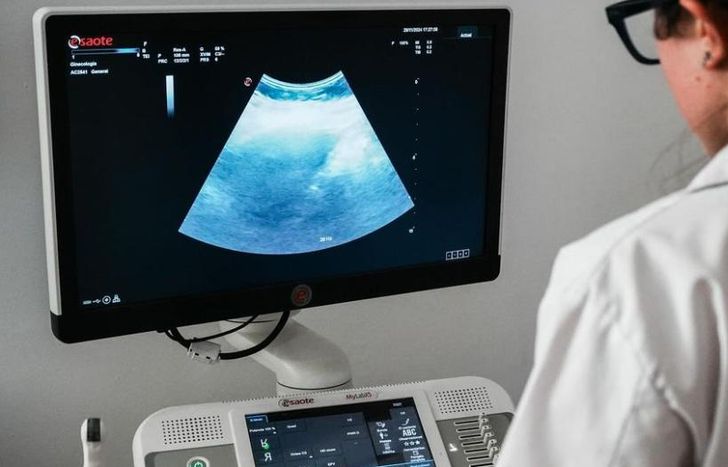 Hay controles pediátricos y ginecológico con seguimiento y derivaciones en caso de necesitarlas.