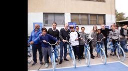 Entregaron más bicicletas a alumnos de escuelas públicas de Lomas