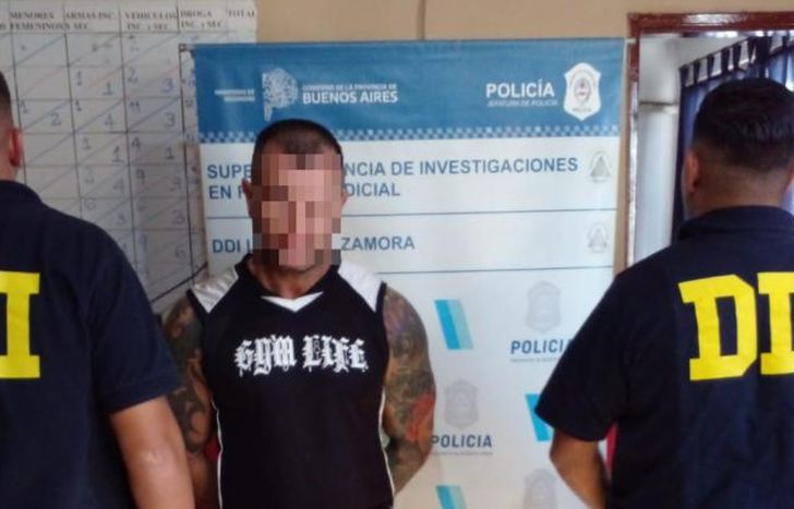 Es acusado de abuso sexual.