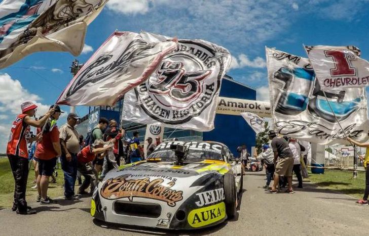 El lomense corre con su Chevrolet en el Turismo Argentino 4000.