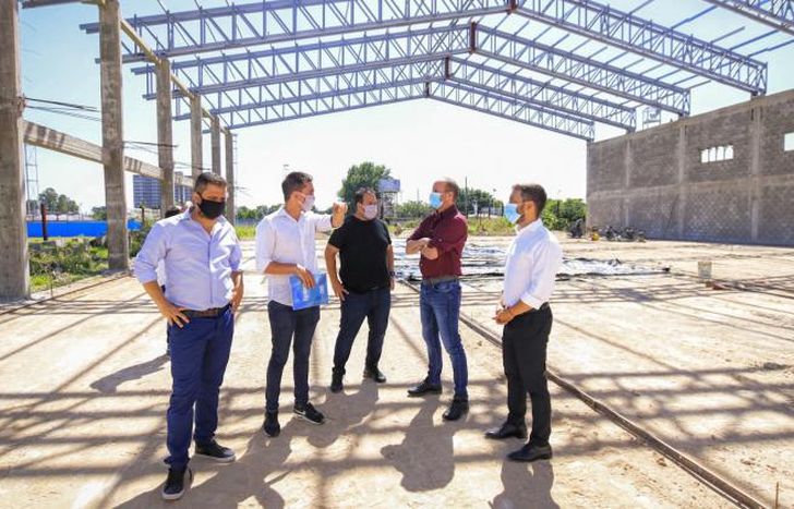 Insaurralde junto a las autoridades celestes.