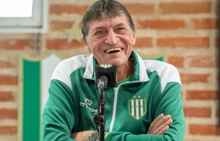 Julio Falcioni regresa al fútbol.