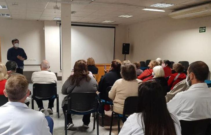 La ayuda y contención de los doctores para con los pacientes es fundamental para controlar la enfermedad.
