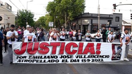 Diario La Unión | Marcha pidiendo justicia por Emiliano en el lugar del accidente.