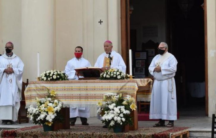 Las celebraciones serán sin fieles pero transmitidas por YouTube.