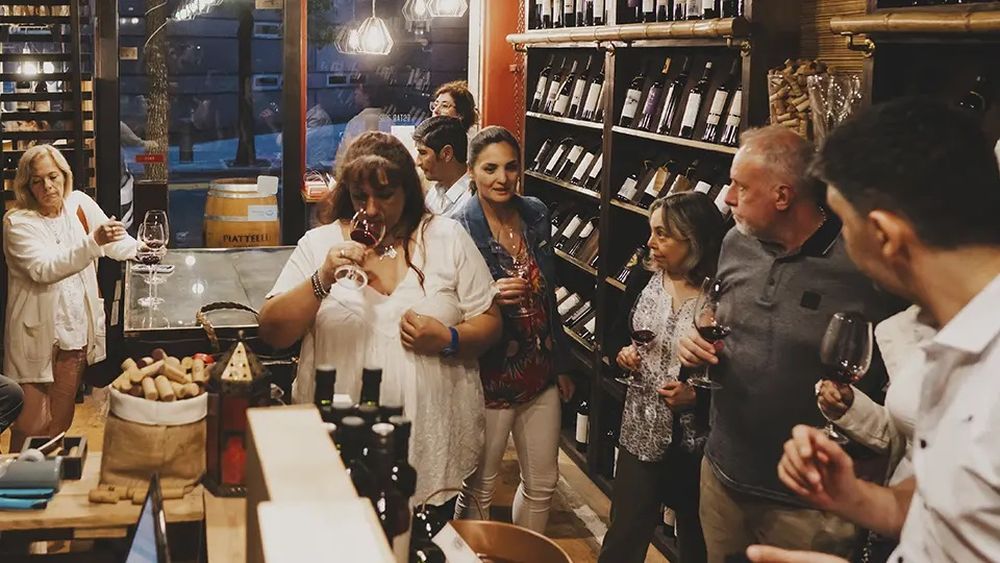 De la movida participarán bares y comercios de Lomas y Banfield. De la movida participarán bares y comercios de Lomas y Banfield.