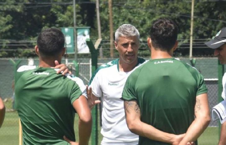 Hernán Crespo y la Subcomisión de fútbol dialogaron de cara al futuro del plantel.