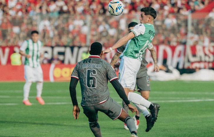 Gonzalo Ríos domina ante Mosquera.