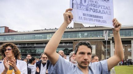 echan a medicos y profesionales del hospital posadas