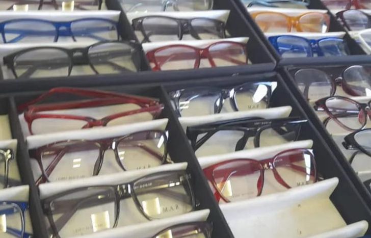 Hay opciones para elegir y en siete días se realiza la entrega de los anteojos indicados por profesionales.