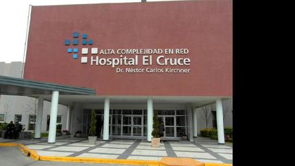 denuncian ajustes en el hospital el cruce