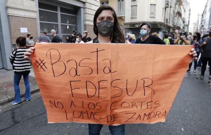 Lomas participó de varias protestas contra Edesur.
