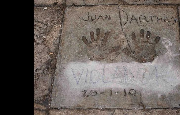 El Paseo de la Fama está en la vereda del Hermitage.