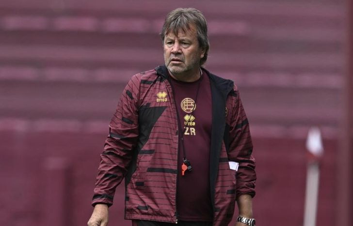 Ricardo Zielinski está cerca de tener al central que viene pidiendo desde hace semanas para Lanús.