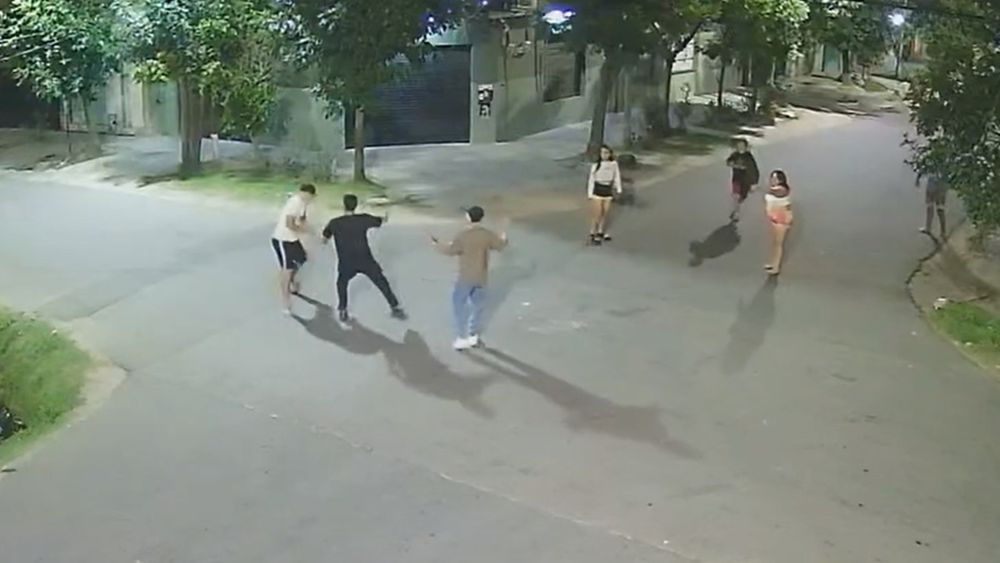 La pelea en Lomas de Zamora quedó filmada.