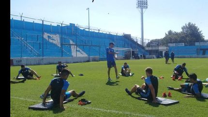 En busca de ajustar detalles, Temperley jugó un amistoso con Deportivo Español. En busca de ajustar detalles, Temperley jugó un amistoso con Deportivo Español.