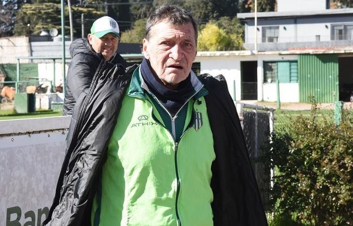 Falcioni busca un volante de Boca.