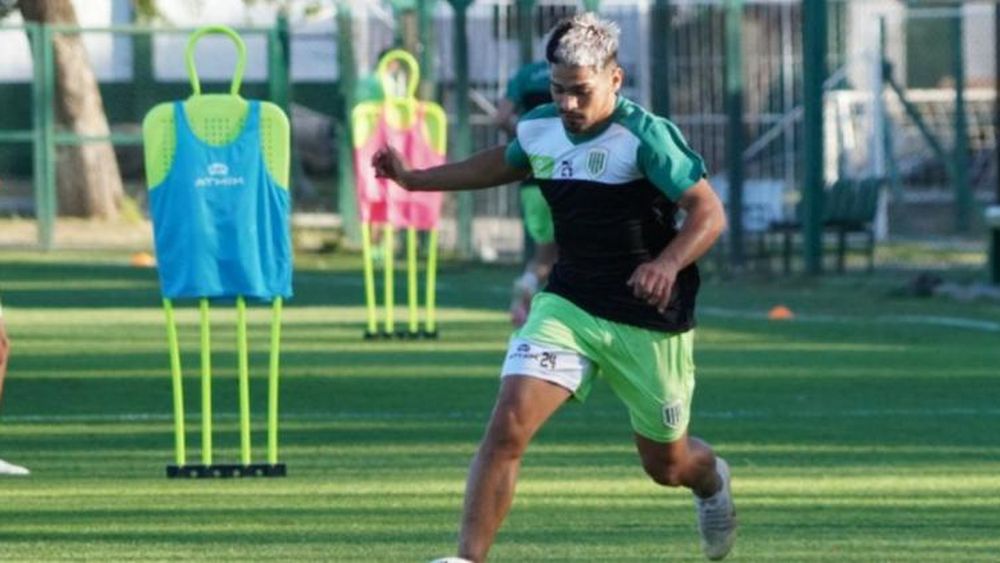Flores se va a Almirante a préstamo hasta diciembre.