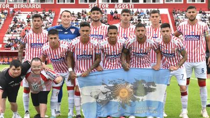 El 11 Milrayitas frente a Flandria.