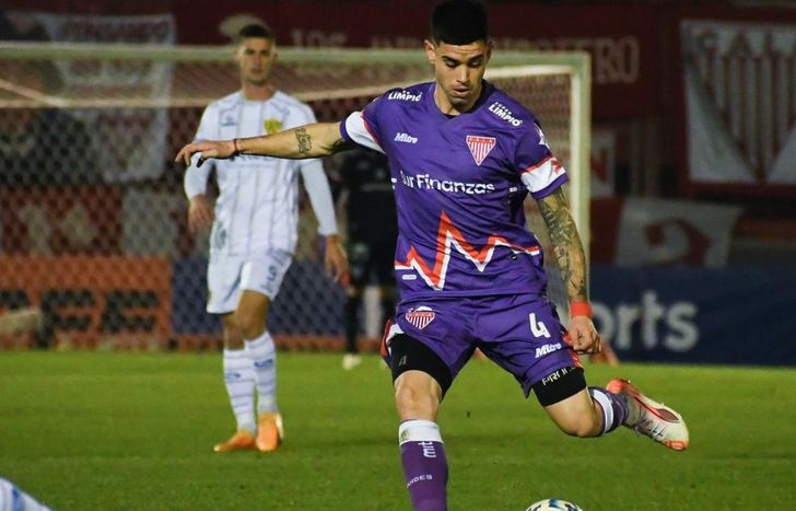 Carrasco se lesionó la rodilla derecha.