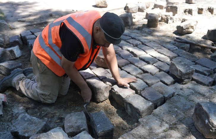 Trabajan en calles de Lomas, Banfield y Temperley.