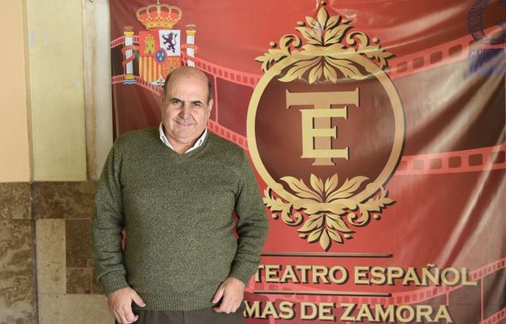 Raúl es la tercera generación de su familia que forma parte de la Sociedad Española.