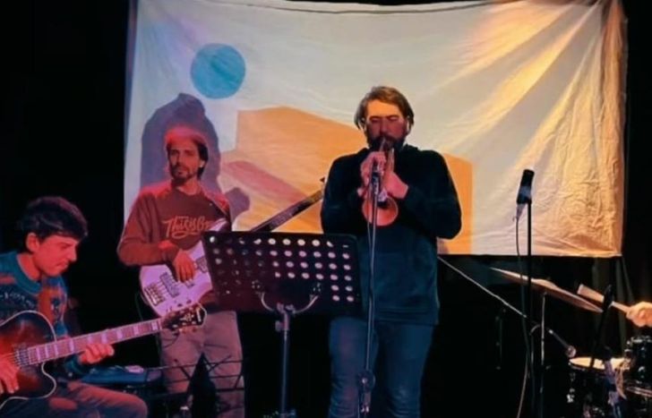La banda homenajea a Miles Davis.