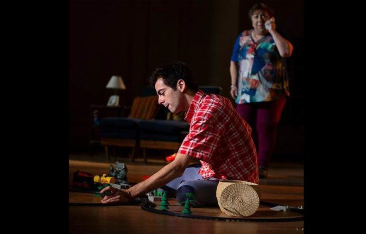 Susana es demasiado sobreprotectora, su hijo Juan Ignacio tiene un retraso madurativo.