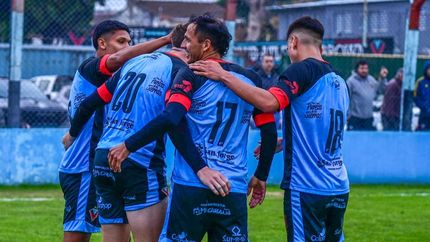 El Tricolor ganó, goleó y gustó en el Arandilla y sueña con el campeonato.