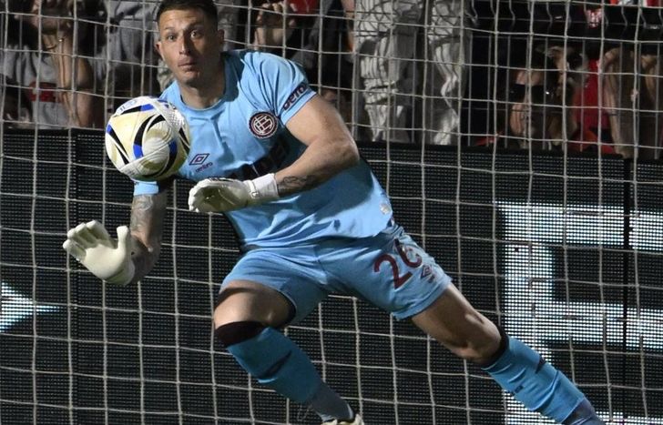 Nahuel Losada fue la figura descollante de Lanús el empate con Instituto en Córdoba.