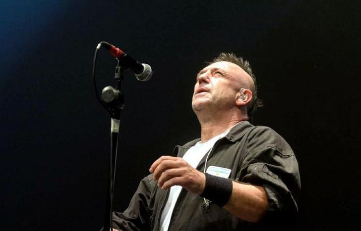 Investigan la muerte del padre del músico.