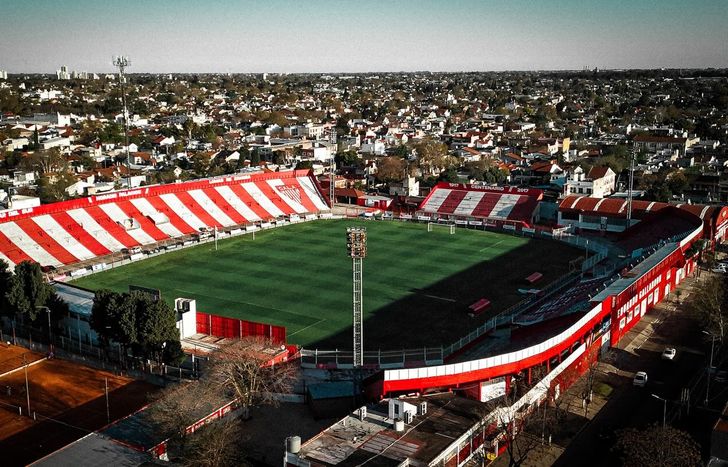 Se relizarán mejoras en el campo de juego del estadio Eduardo Gallardón.