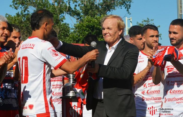 Osvaldo Fernández habló del mercado de pases.