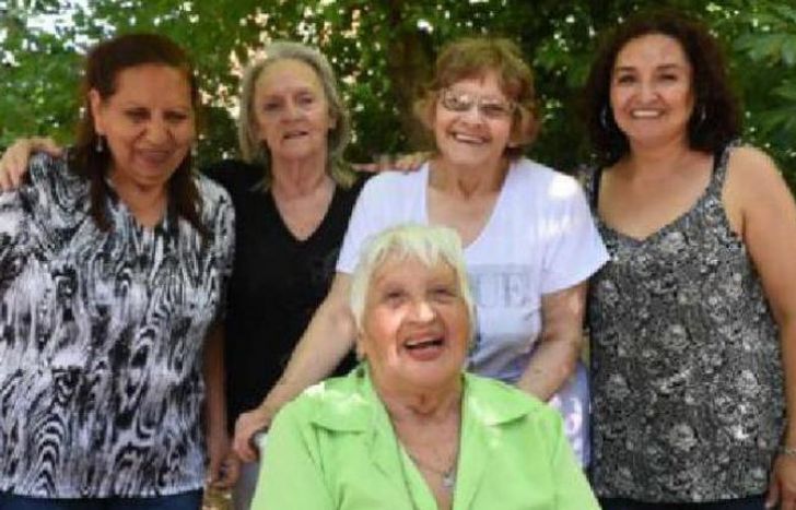 A pesar de ser grupo de riesgo, siguen ayudando a la comunidad.