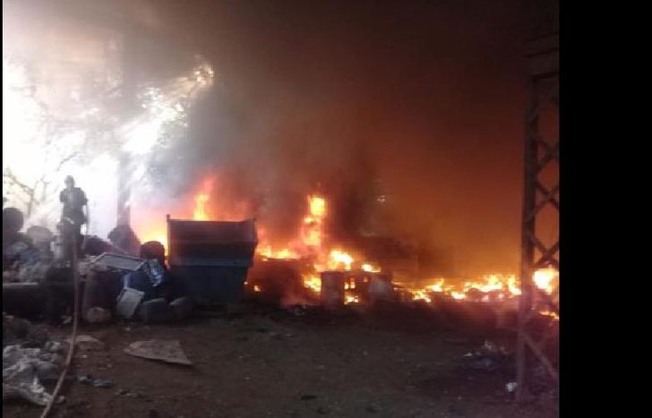 tuvieron que trabajar cinco dotaciones de bomberos en uno de los siniestros.