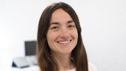 Daniela presenta su libro.