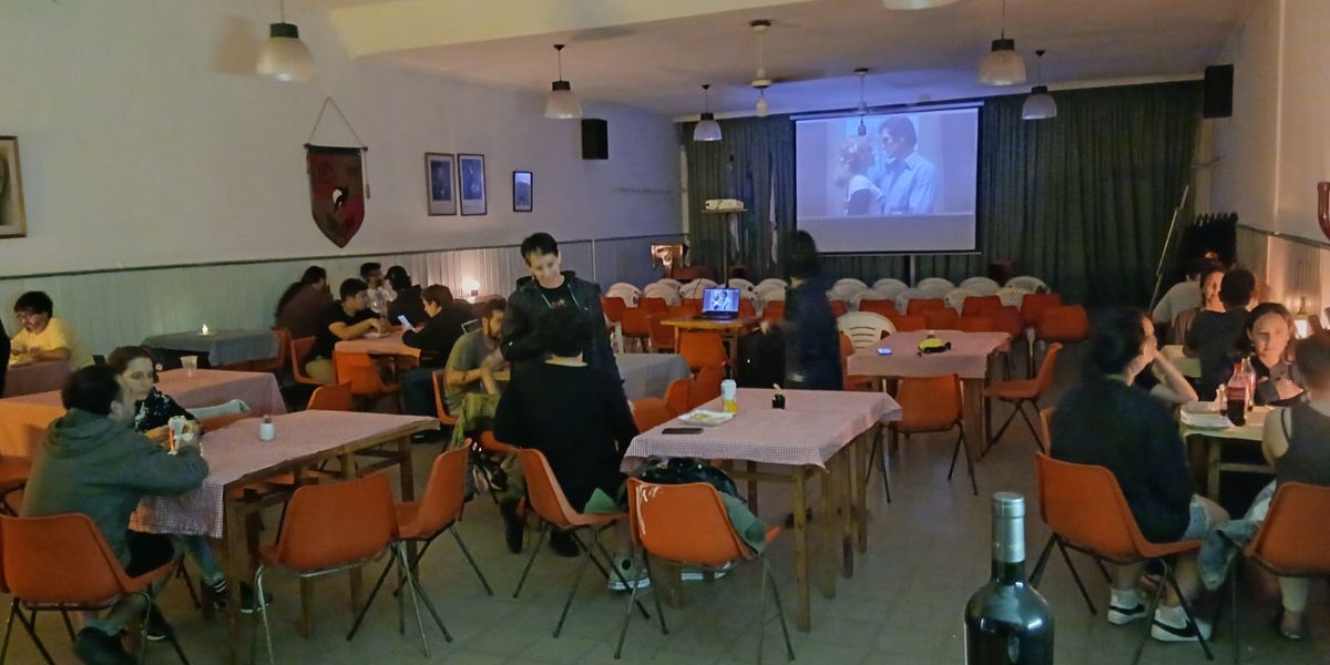 Los viernes en Turdera son de cine.