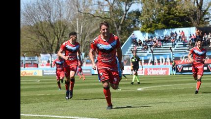 Olivares, ex Platense, es uno de los pilares del Tricolor y clave en el equipo de Vico.