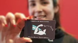 Tiene múltiples promociones y descuentos.