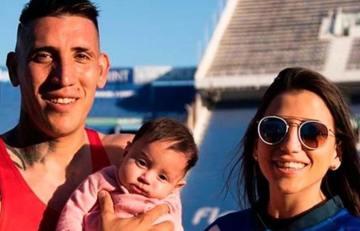 Ricardo Centurión y Jénifer Lauría, con la hija de ambos.