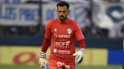 matias castro ya estampo la firma y se sumo al gasolero matias castro ya estampo la firma y se sumo al gasolero