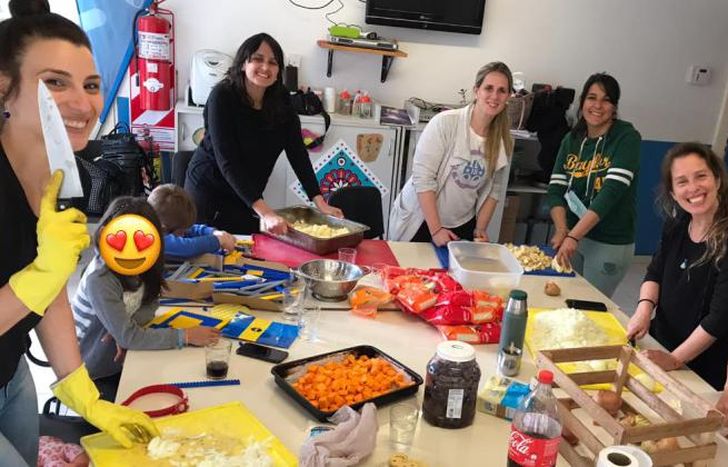 Quieren cocinar pastel de papas para las personas sin techo.