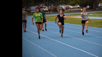lomas ofrece una pista de atletismo unica en la region lomas ofrece una pista de atletismo unica en la region